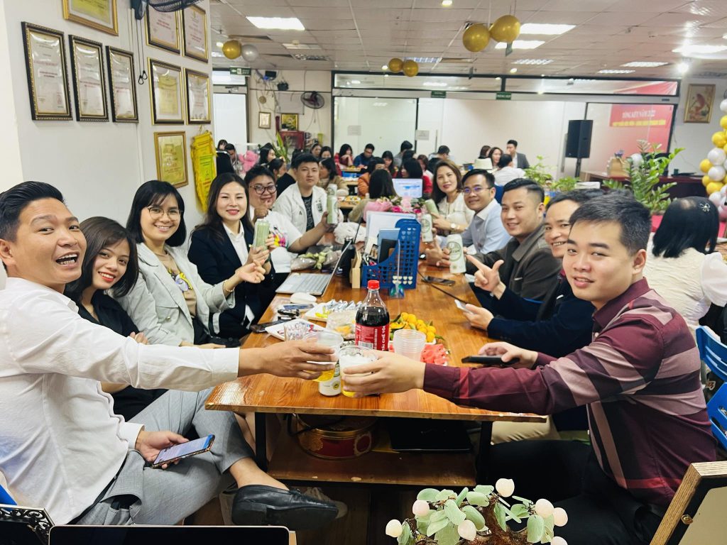 sang tên xe, giấy tờ xe, đổi chủ xe, cấp lại đăng ký xe, rút hồ sơ gốc xe, đổi đăng ký xe công ty, sang tên ô tô, cải tạo xe ô tô, bán biển đẹp đấu giá Bên trong công ty Bá Phát